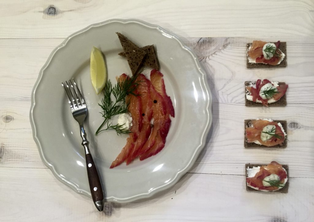 gravlax w formie sashimi